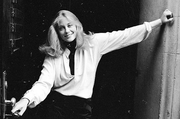 Cybill Shepherd, 1971