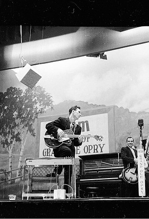 Chet Atkins, 1957