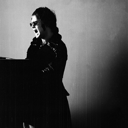 Elton John, Singing