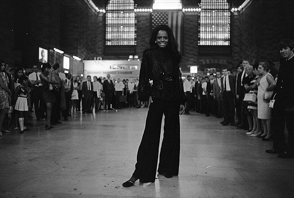 Diana Ross at Grand Central, Eyes Up, 1968